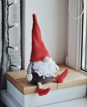 Load image into Gallery viewer, Holiday Gnome Crochet Pattern, 7 Inch Christmas Gnomes - Firefly Crochet