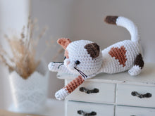 Load image into Gallery viewer, Patrón de ganchillo Gato Calicó, ESPANOL - Firefly Crochet