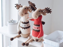 Load image into Gallery viewer, Christmas Moose Crochet Pattern PDF - Firefly Crochet