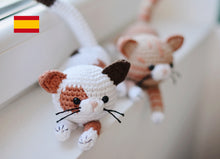 Load image into Gallery viewer, Patrón de ganchillo Gato Calicó, ESPANOL - Firefly Crochet
