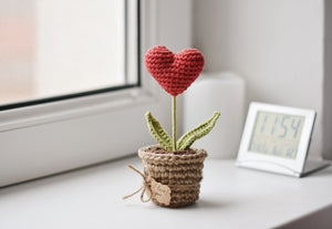 Planta de Corazón Rojo en Maceta, ESPANOL - Firefly Crochet