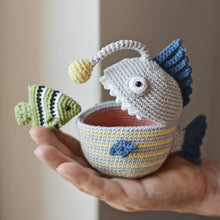 Load image into Gallery viewer, Patrón de ganchillo, Rape & Pez Ángel, ESPANOL - Firefly Crochet