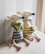 Load image into Gallery viewer, Pepe and Penny the Mice Crochet Pattern - Firefly Crochet