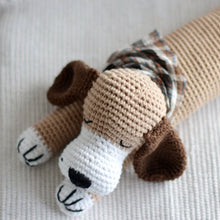 Load image into Gallery viewer, Patrón de ganchillo Charlie el Perro Dormilón, ESPANOL - Firefly Crochet