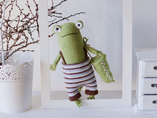 Load image into Gallery viewer, Crochet pattern Crocodile & Frog Amigurumi Toy - Firefly Crochet