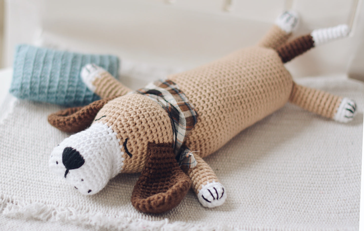 Мастер-класс - Спящий пёсик Бейли, описание вязаной крючком игрушки - Firefly Crochet