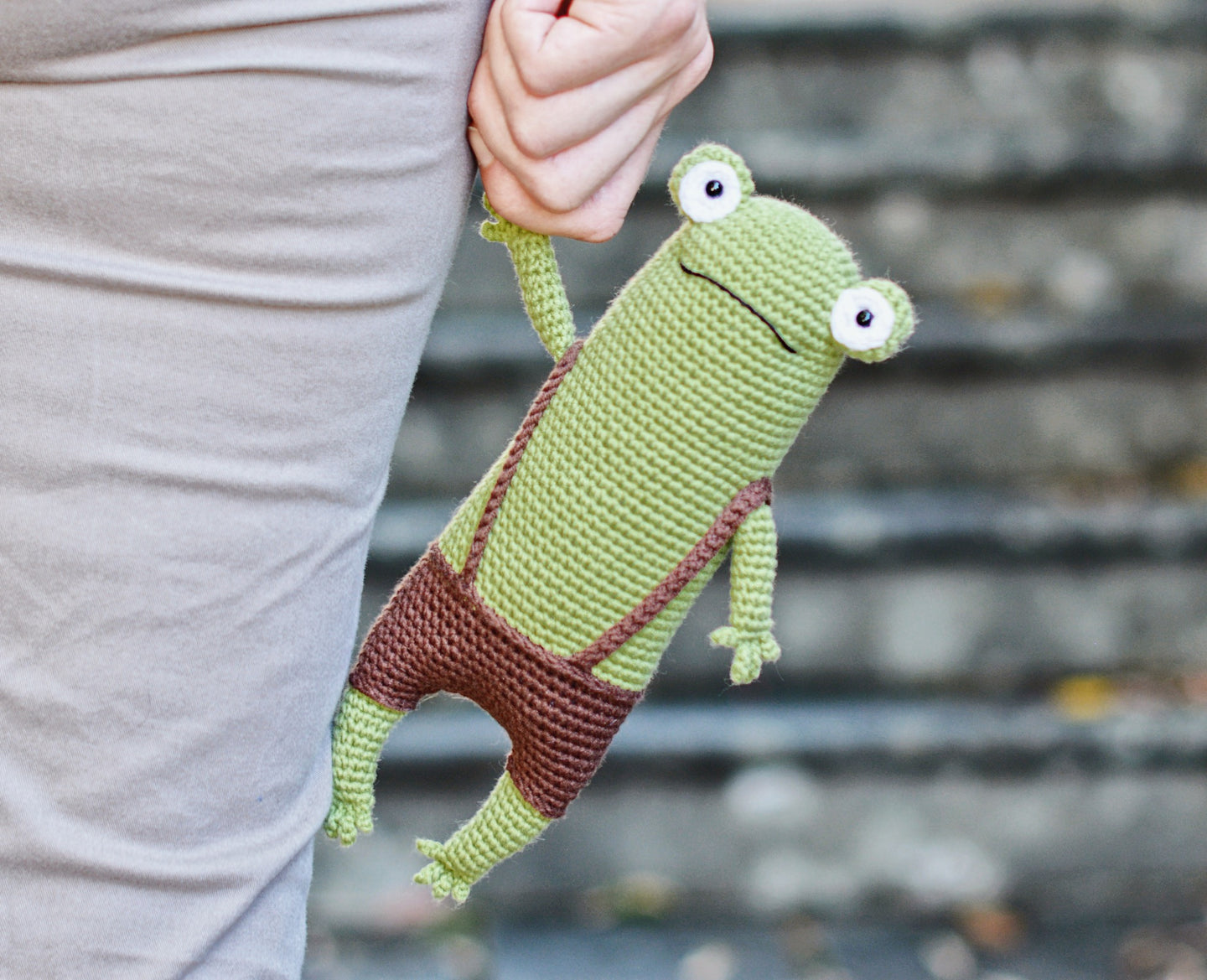 Patrón de ganchillo, Fred la Rana, ESPANOL - Firefly Crochet