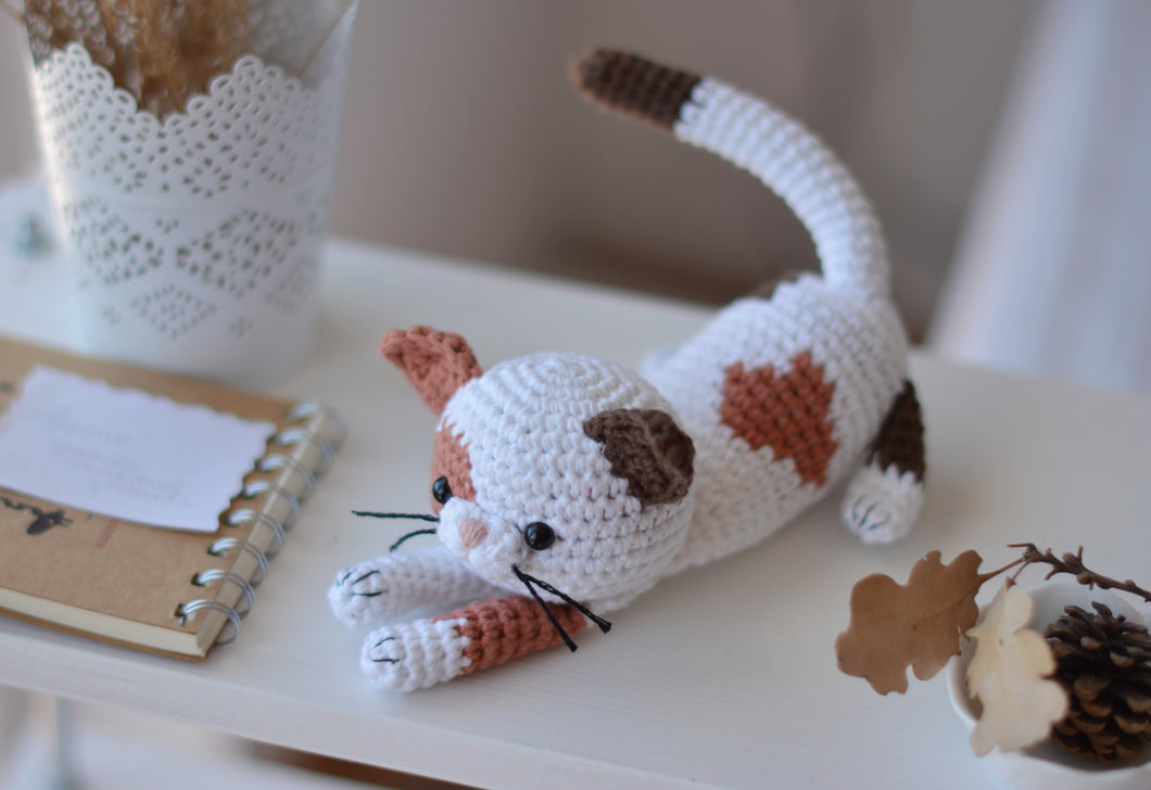 Calico Kitten Crochet Pattern, Spotted Cat Amigurumi - Firefly Crochet