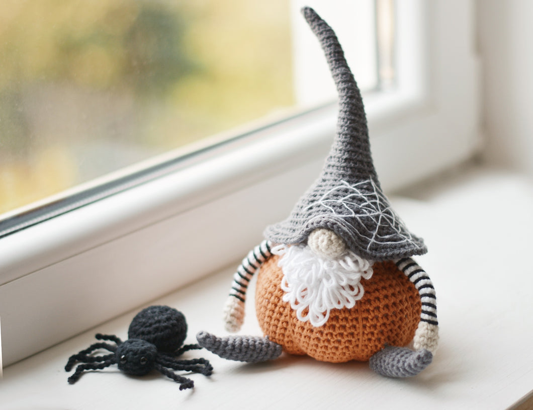 Gnomo y Araña para Halloween, ESPANOL - Firefly Crochet