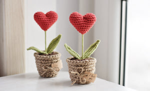 Planta de Corazón Rojo en Maceta, ESPANOL - Firefly Crochet