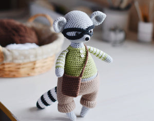 Crochet pattern for a Mouse & Raccoon amigurumi - Firefly Crochet